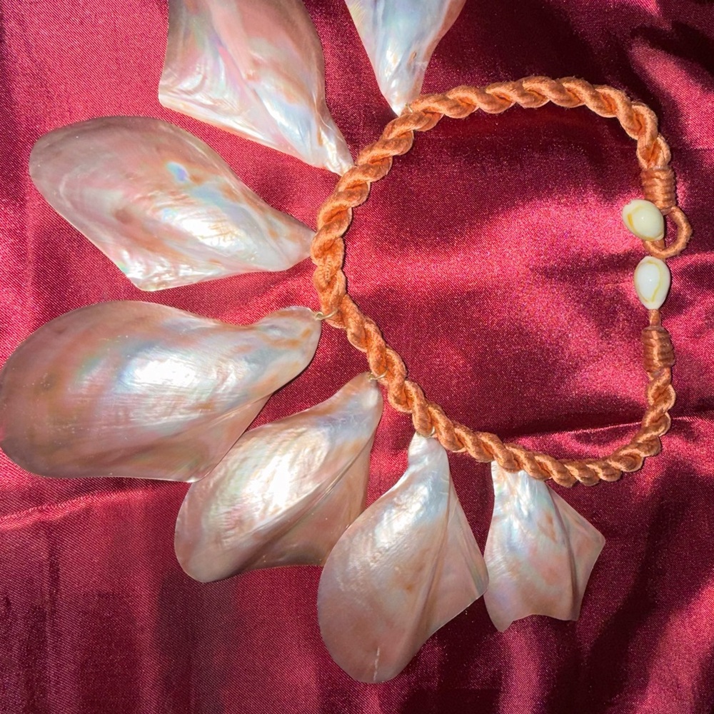 Unique Shell and Rope Necklace - Picture 3 of 5